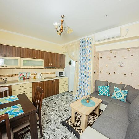 Apartment Emili City Center بار المظهر الخارجي الصورة