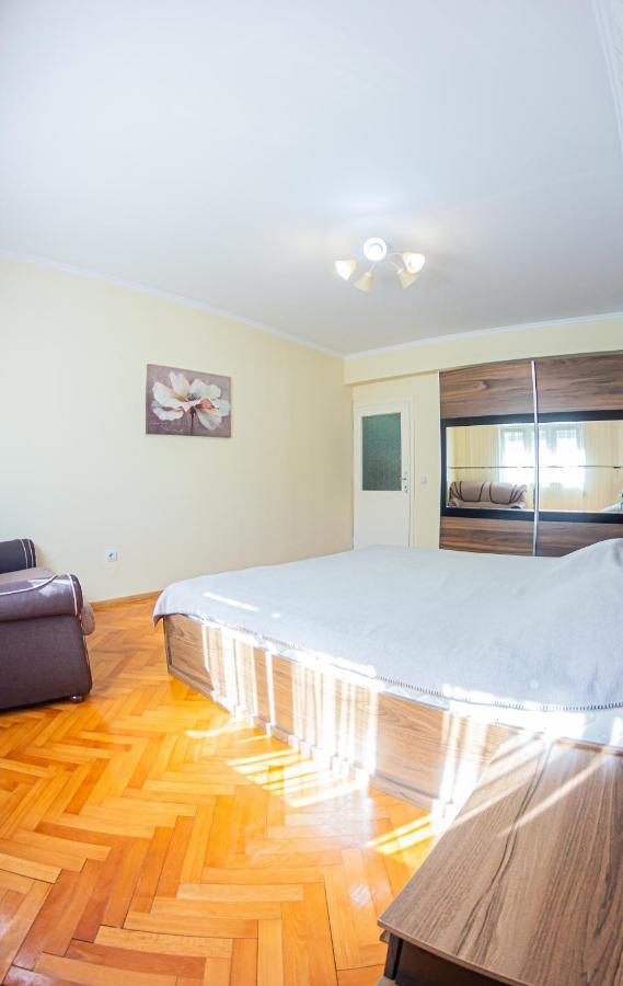 Apartment Emili City Center بار المظهر الخارجي الصورة