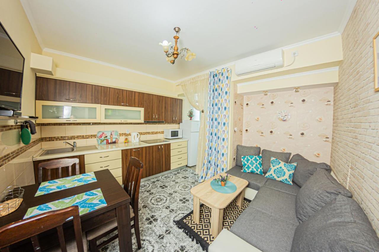 Apartment Emili City Center بار المظهر الخارجي الصورة